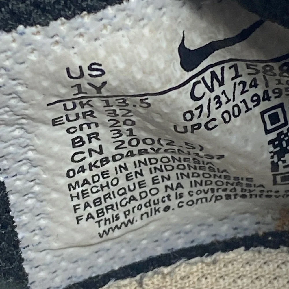 Nike Dunk Low Panda Black White Sneakers CW1588-100 Kids Size 1Y